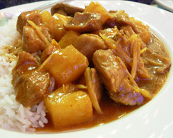 Curry de porc à l'ananas et lait de coco